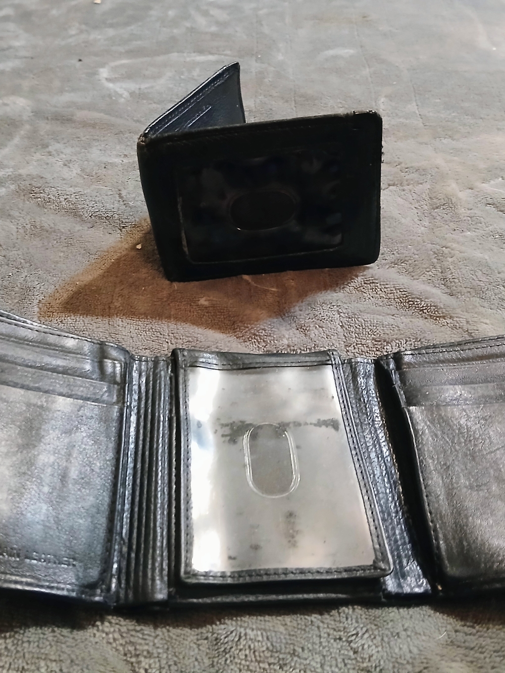 2 Mens Leather Wallets Trifold and Bifold Black. Like New - Picture 5 of 14